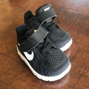 Like new Nike baby shoes